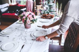 Spruce up Your Holiday Dinner With an Amazing Tablescape