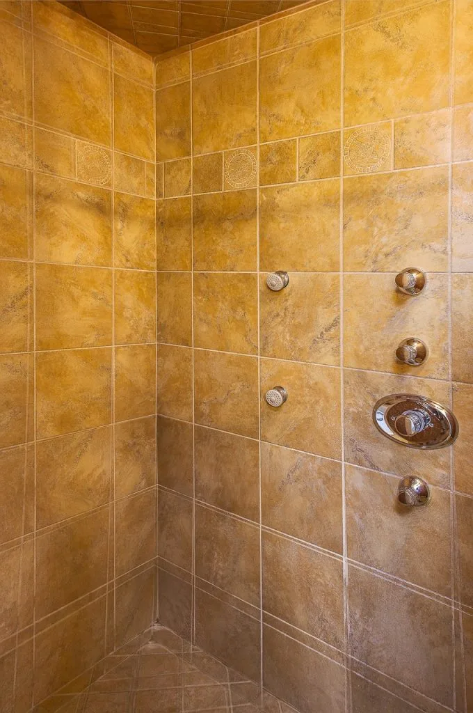 How to Get Rid of Bathroom Mildew