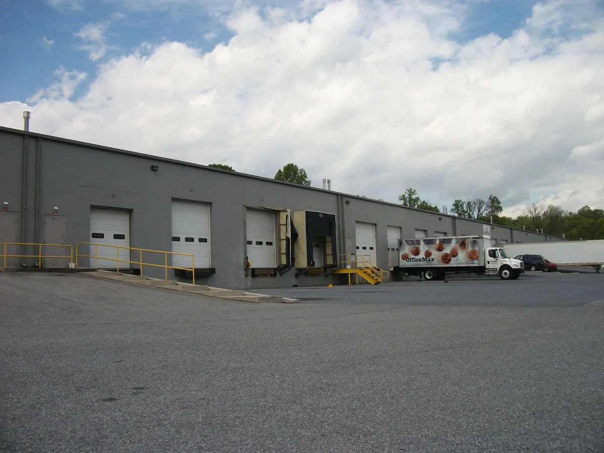 A Building with Several Loading Docks